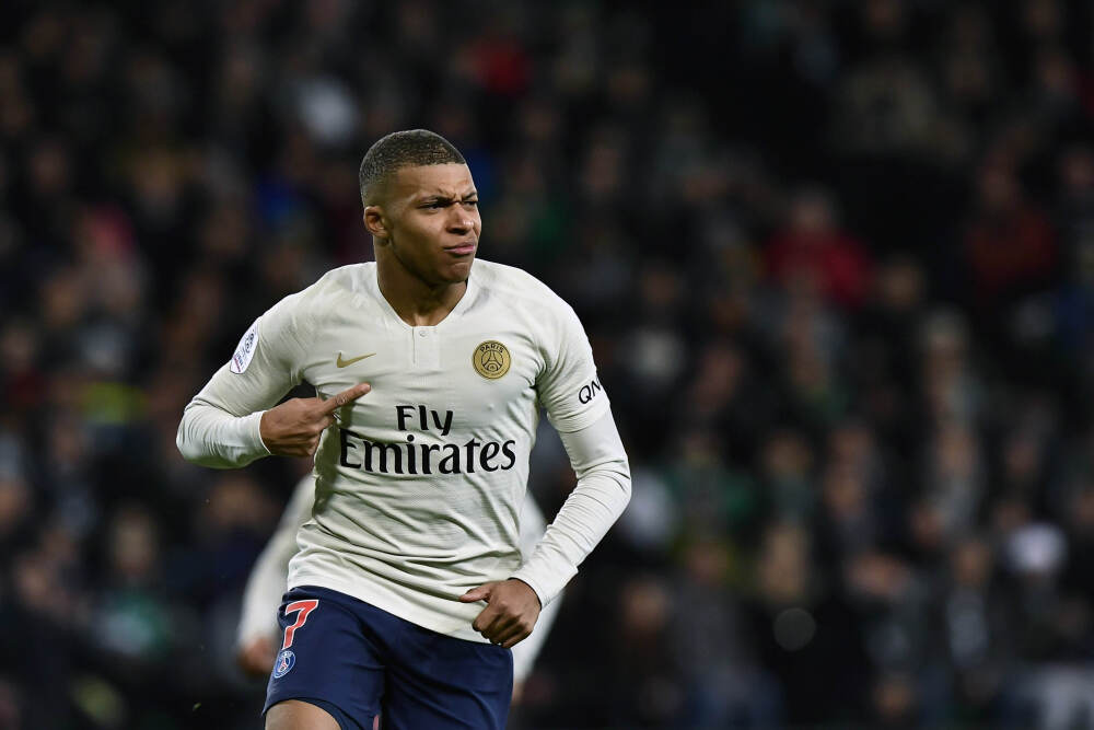 这届年轻人提前享福，从一辆二手车开始